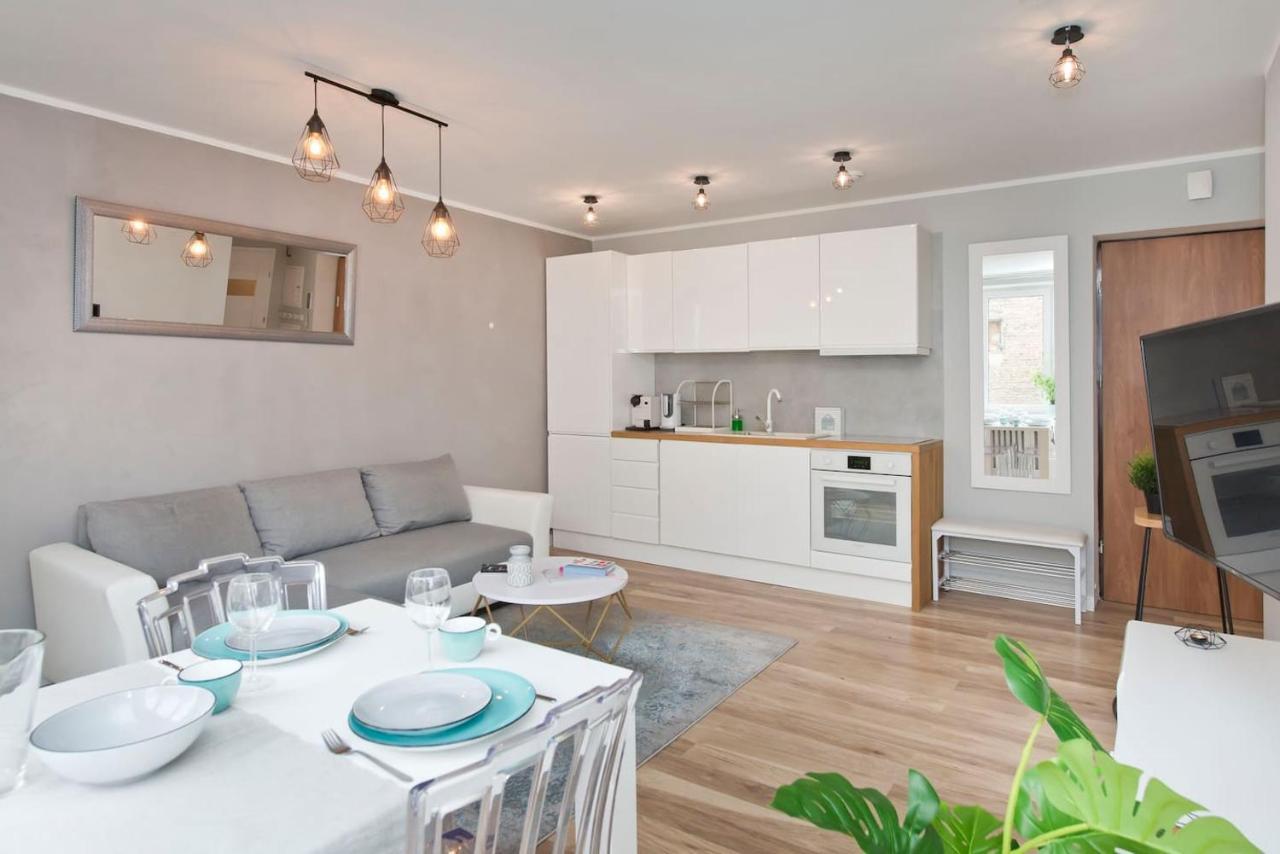 Stay Hip In Vibrant Centrally Located Apartment In Old Town Gdansk Luaran gambar