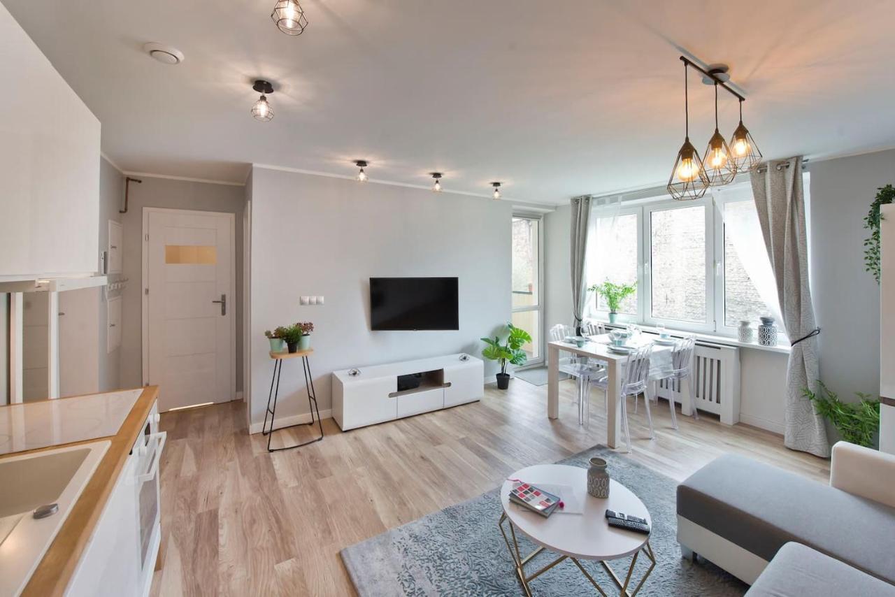 Stay Hip In Vibrant Centrally Located Apartment In Old Town Gdansk Luaran gambar
