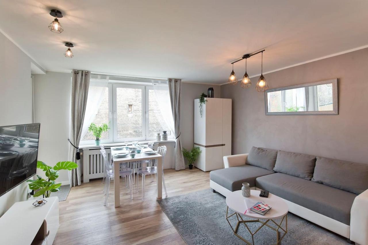 Stay Hip In Vibrant Centrally Located Apartment In Old Town Gdansk Luaran gambar